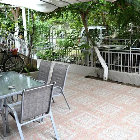 Evaggelou Apartment Potos